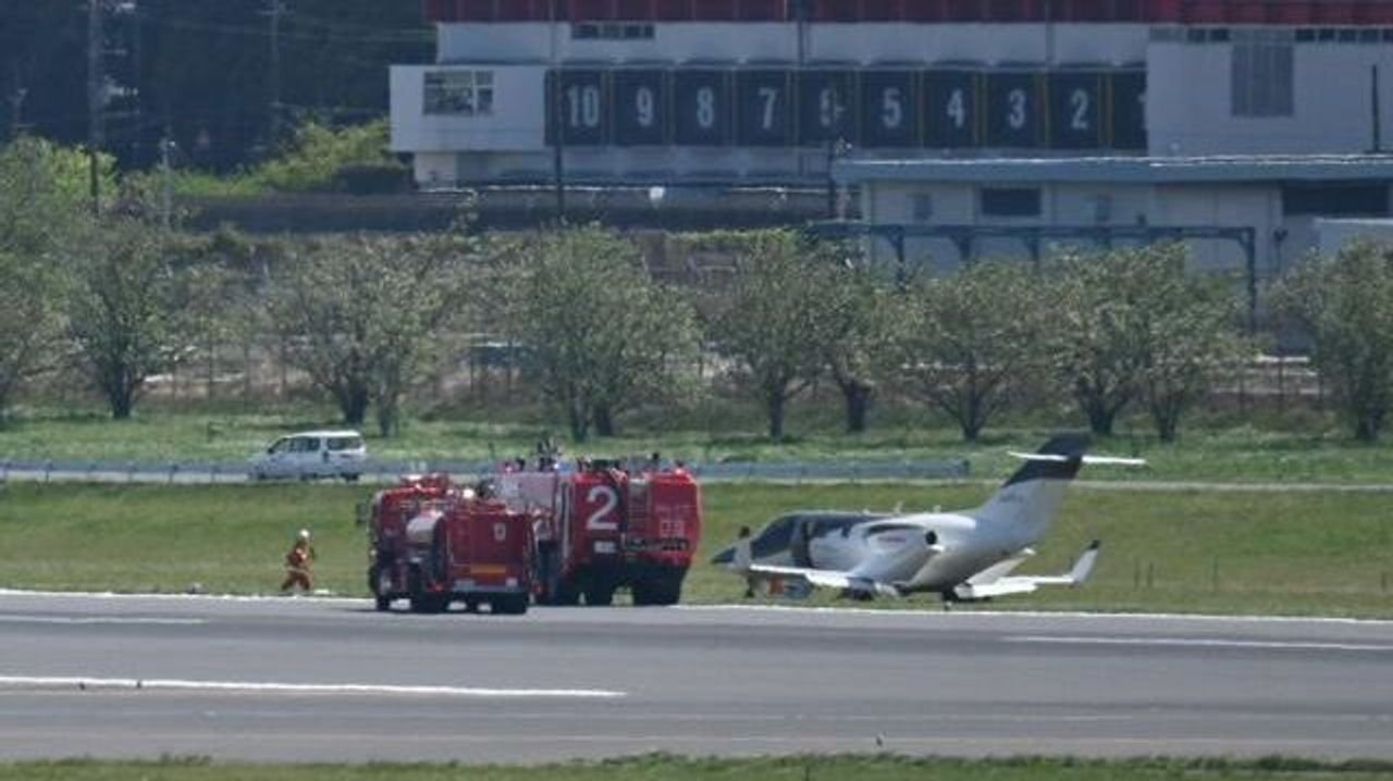 成田空港でホンダジェットがオーバーラン、A滑走路を閉鎖